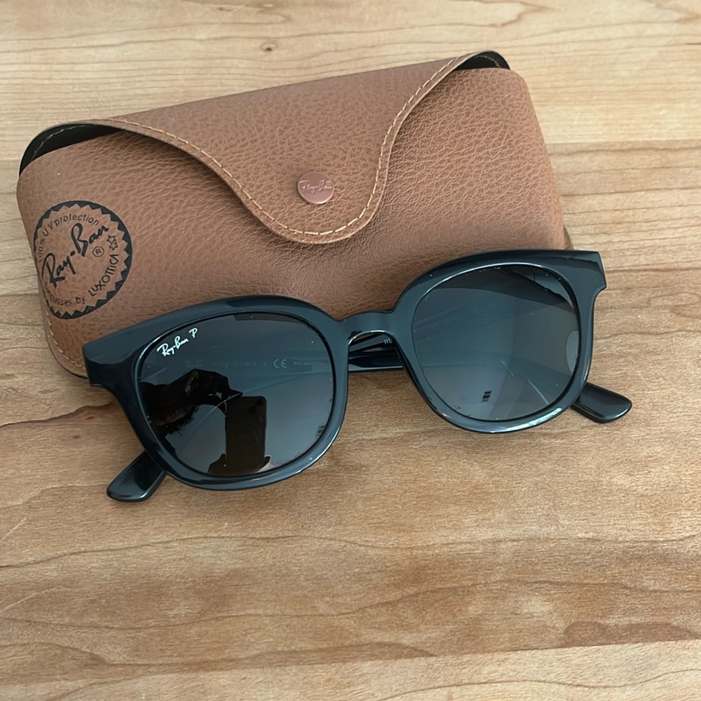 Ray Ban Black Polarized Sunglasses RB4324